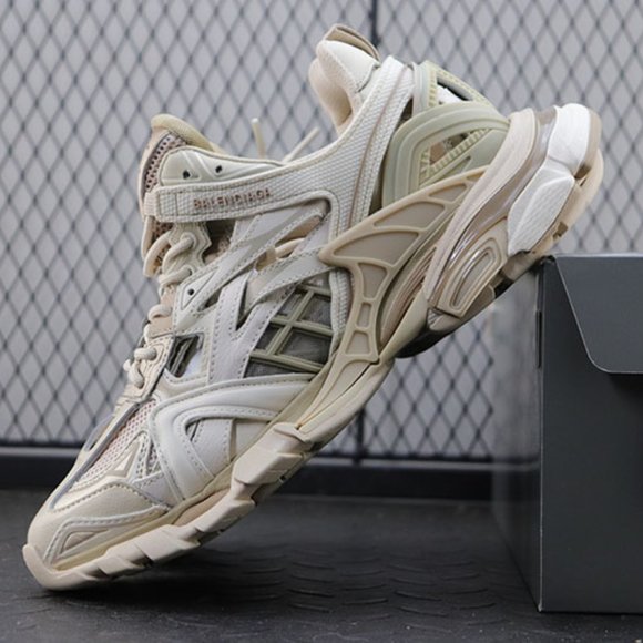 newBalischika 4, khaki track 2